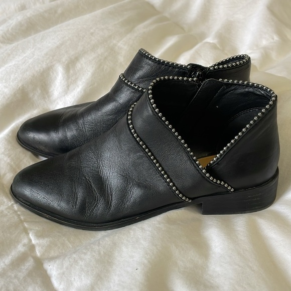 LUCKY BRAND | PERRMA |Studded|Round Toe |Ankle |Leather Bootie |Black | Size 6.5 - Picture 2 of 14